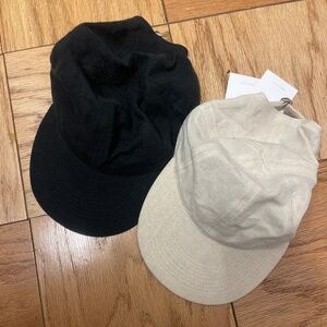 Two linen Blluemade caps